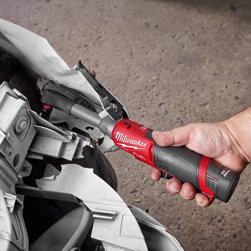 Chave de catraca de alta velocidade e longo alcance MILWAUKEE FUEL™ 12V 3/8