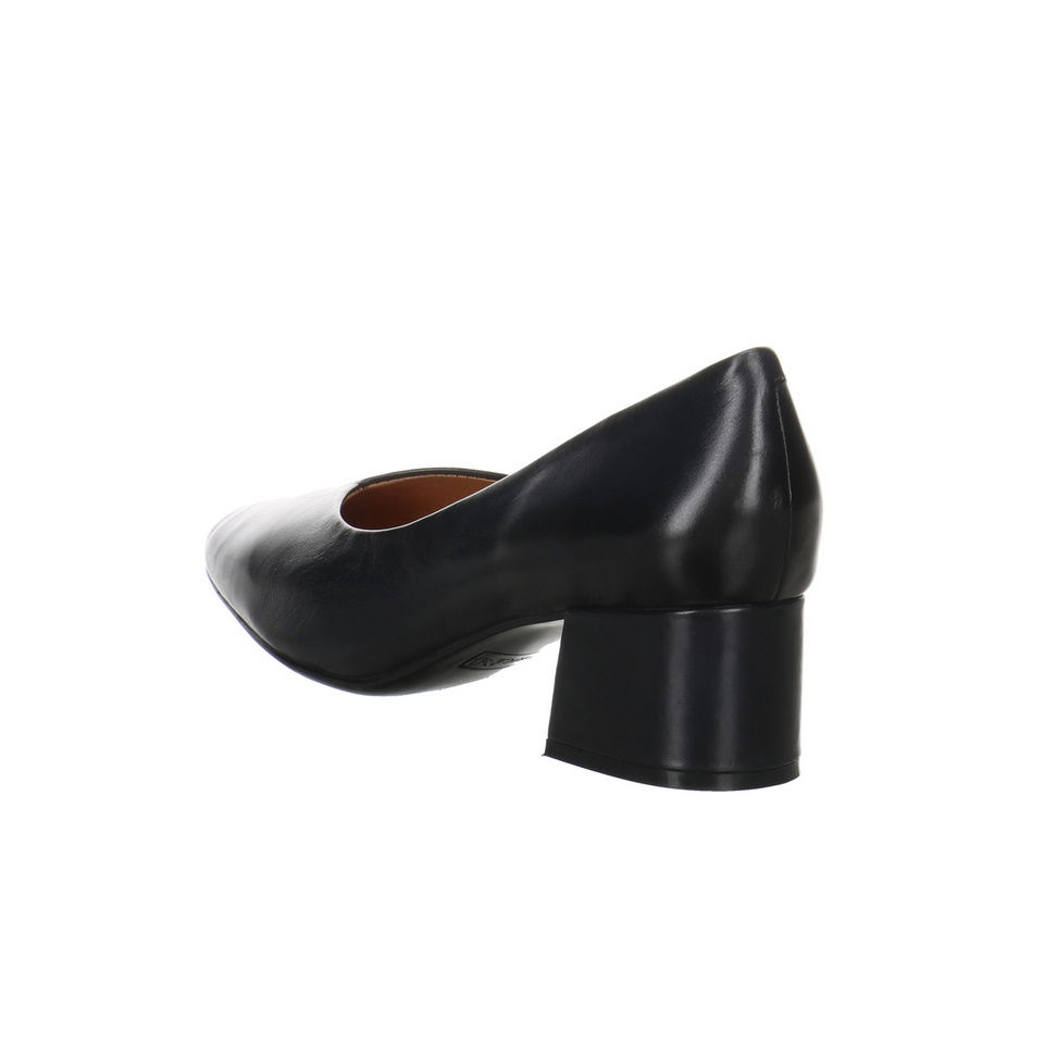 Caprice Pumps