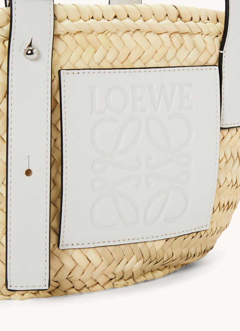 LOEWE Basket -pieni olkalaukku vasikannahkaisilla yksityiskohdilla