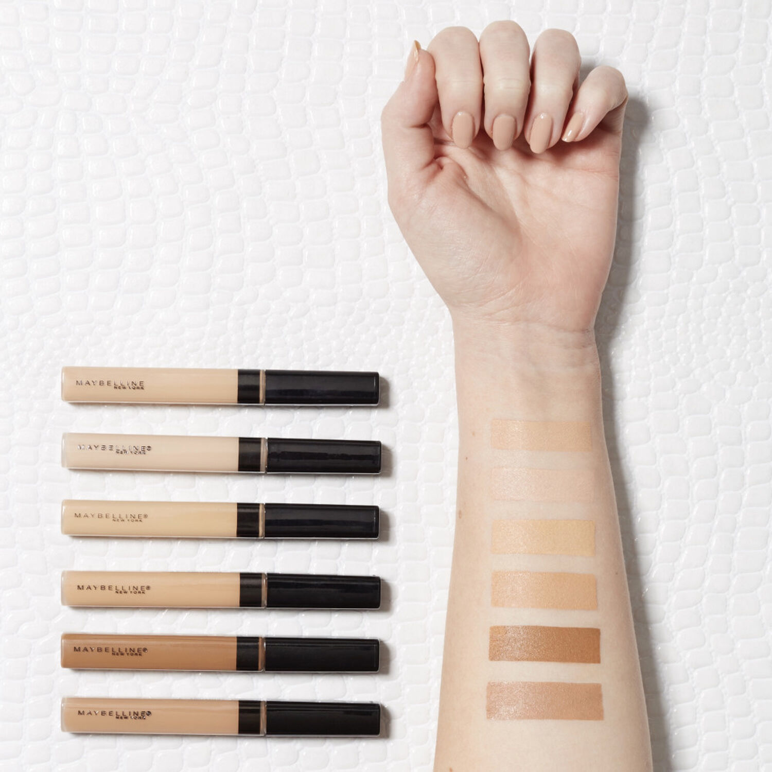 Maybelline New York Fit Me! Anti-cernes Liquide Ton sur Ton