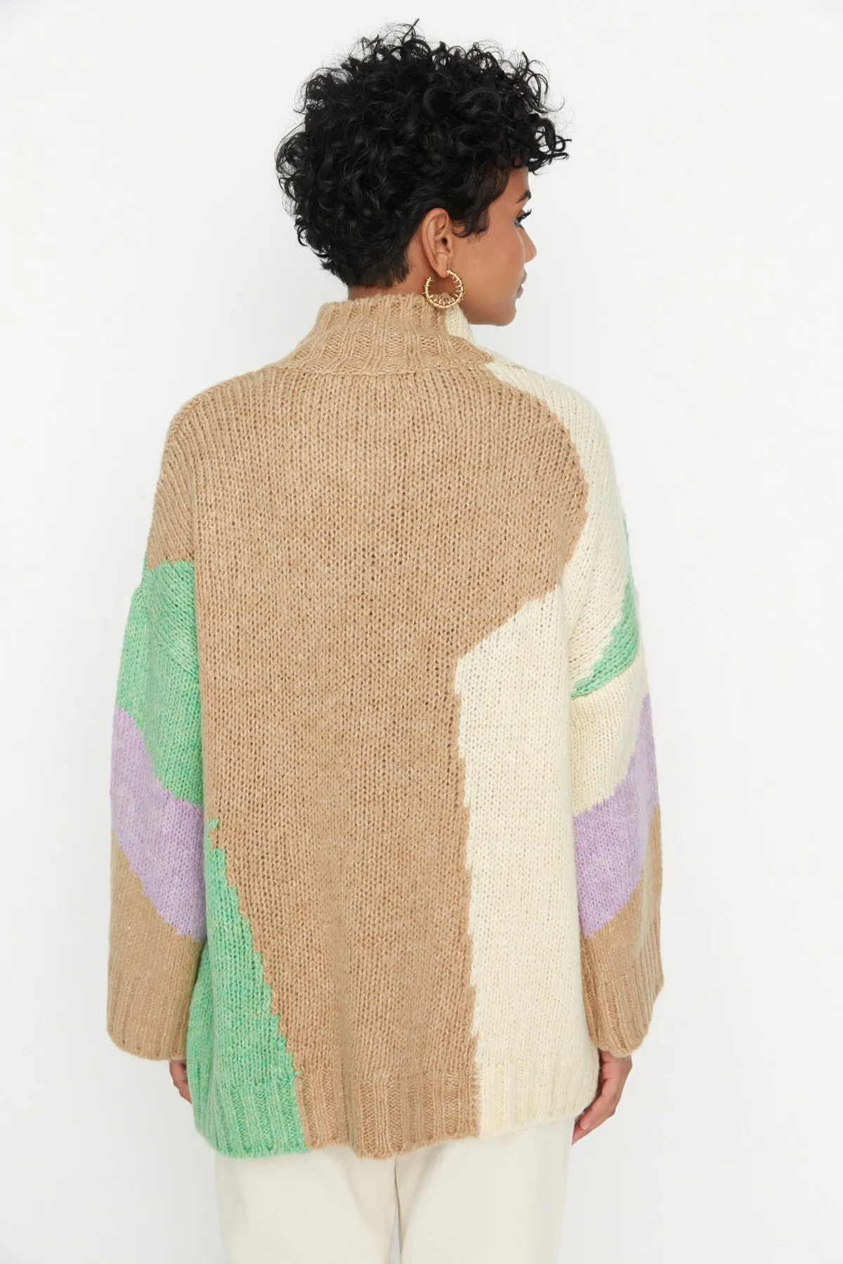 Trendyol Collection  Brauner, weich strukturierter Strickpullover mit Farbblockdesign TWOAW20XS0047