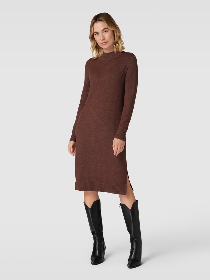 Knielanges Strickkleid mit Seitenschlitzen Modell 'Viril' in mittelbraun
