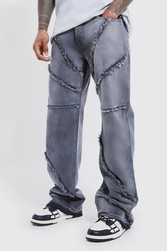 Lockere Schlagjeans mit ausgefranstem Saum