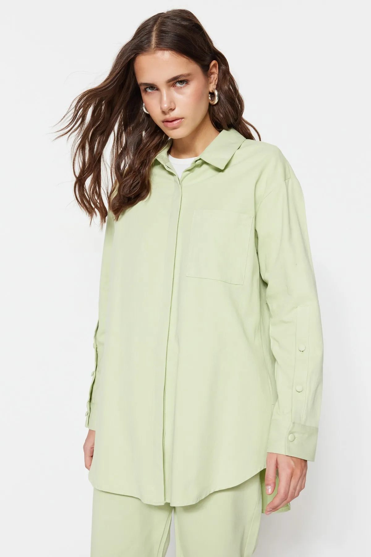 Trendyol Modest  Grünes Hemd-Hosen-Set aus gewebter Baumwolle TCTSS23US00065
