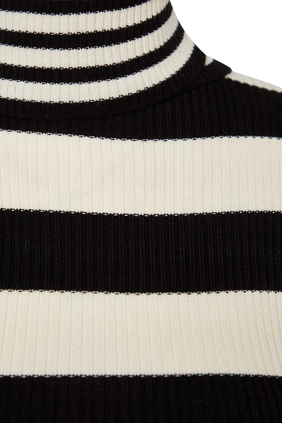 Trendyol Collection  Schwarz gestreifter Strickpullover TWOAW24KZ00637