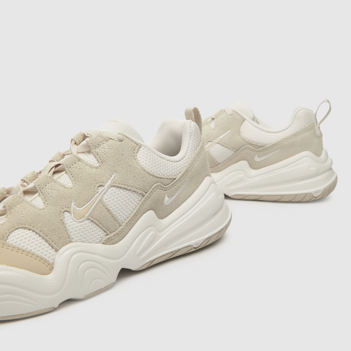 Nike Tech Hera – Beige träningsskor
