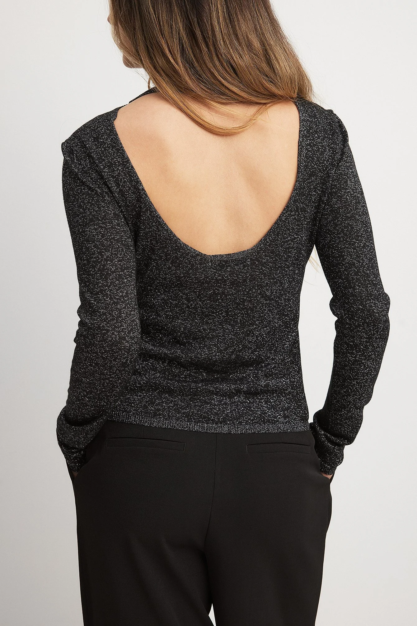 Fein gestricktes Glitzer-Top mit tiefem Rücken