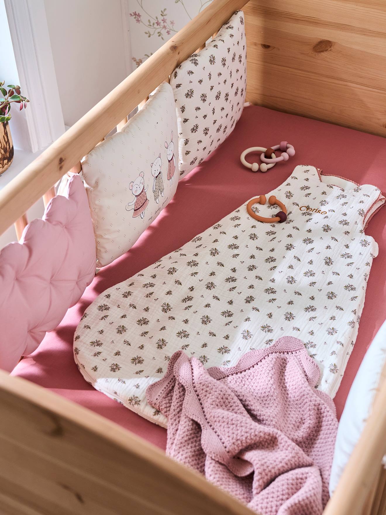 Vertbaudet Baby Bettumrandung/Laufgitterpolster LANDHAUS - wollweiß/mehrfarbig