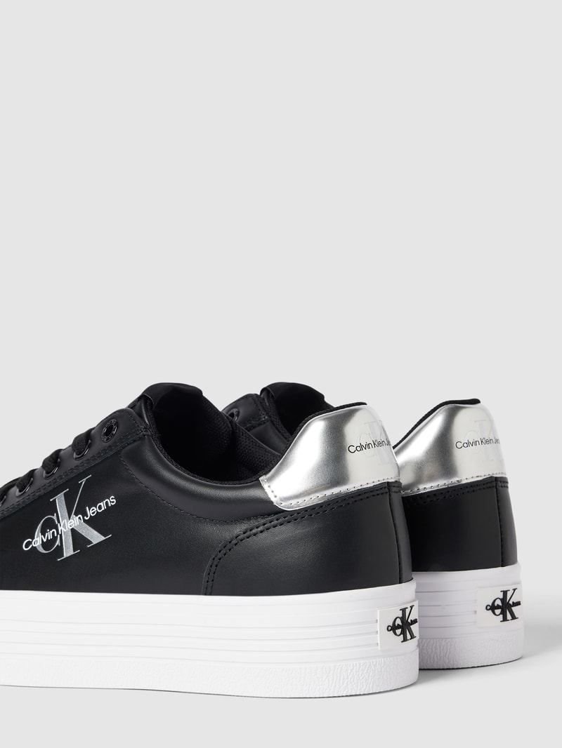 Plateau-Sneaker mit Label-Details in black