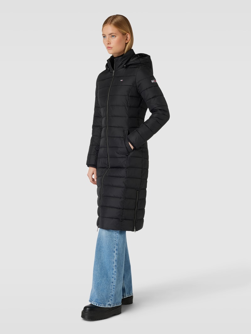 Steppmantel mit Kapuze in schwarz
