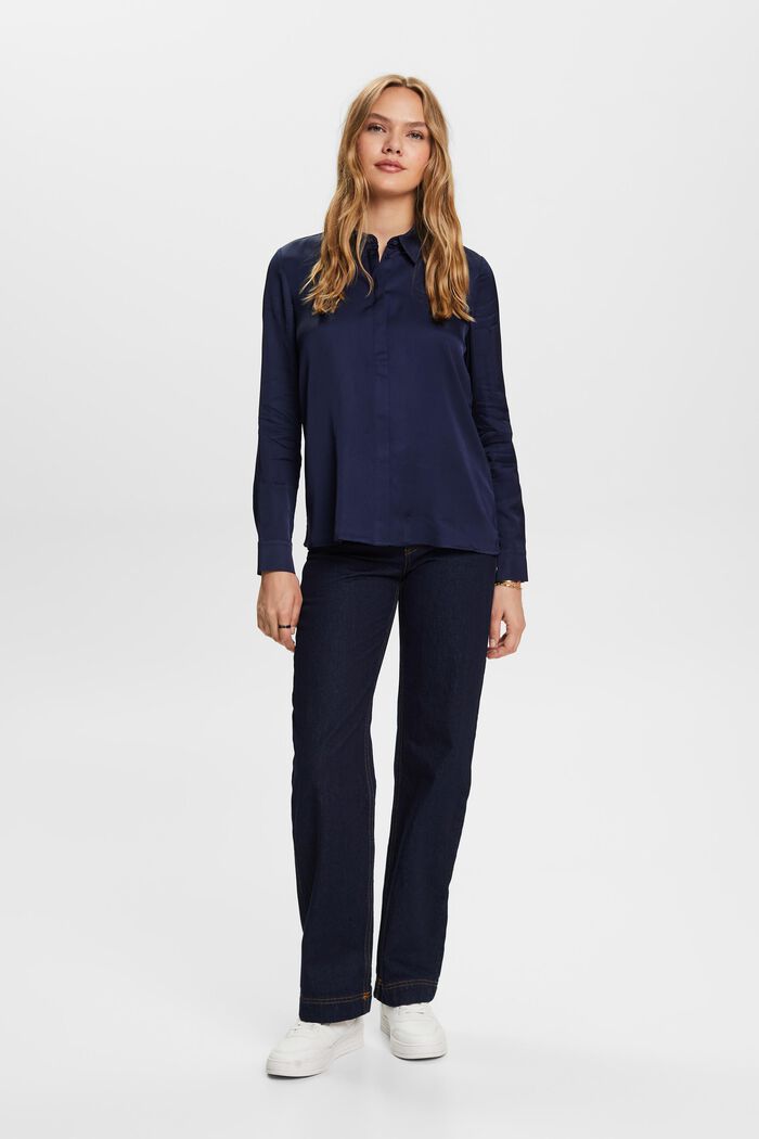 Bluse in Satinoptik