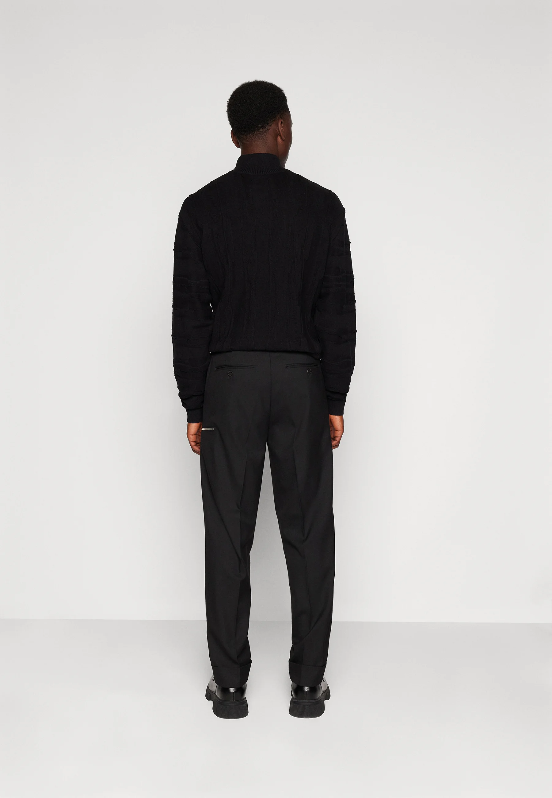 Pantalones LOGAN Rebeldes Redefinidos - Pantalones