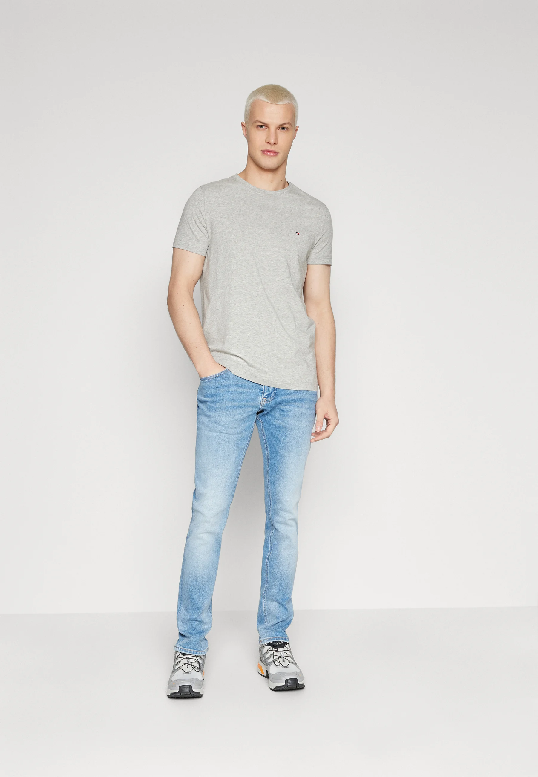 Tommy Jeans SCANTON SLIM - Vaqueros holgados