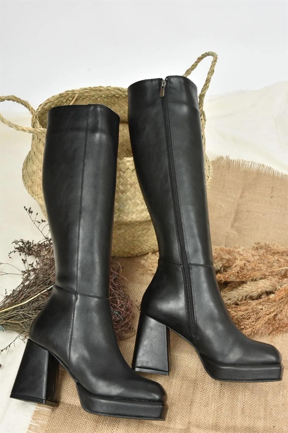 Fox Shoes  Schwarze Damenstiefel mit Plateauabsatz L282390109