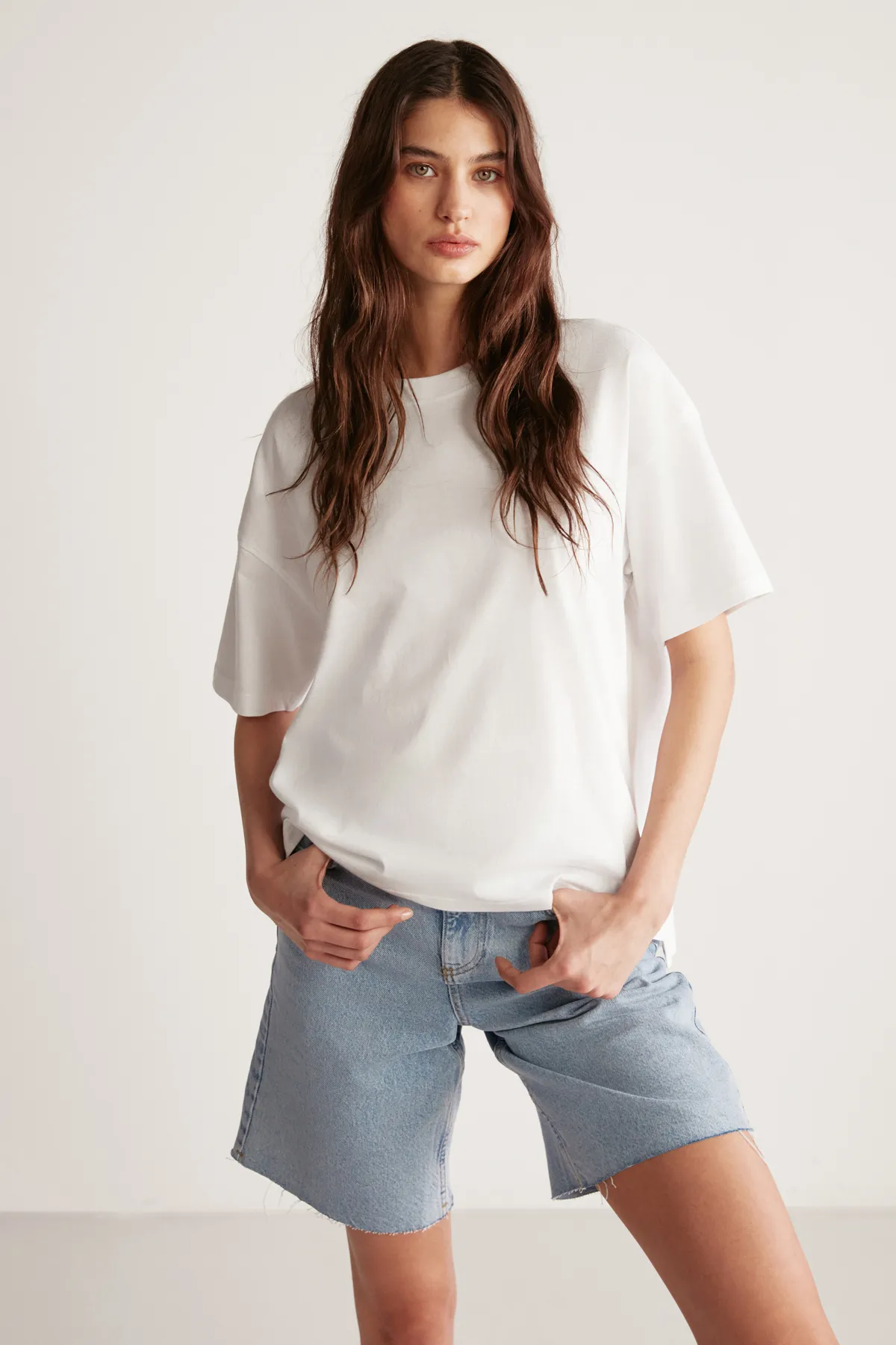 GRIMELANGE  Jemmy Damen-T-Shirt mit entspannter Passform und Rundhalsausschnitt aus 100 % Baumwolle in Weiß