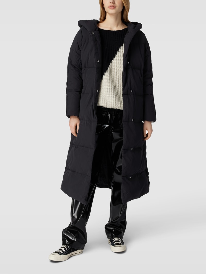 Steppmantel mit Taillengürtel Modell 'Puffer Mantel' in schwarz