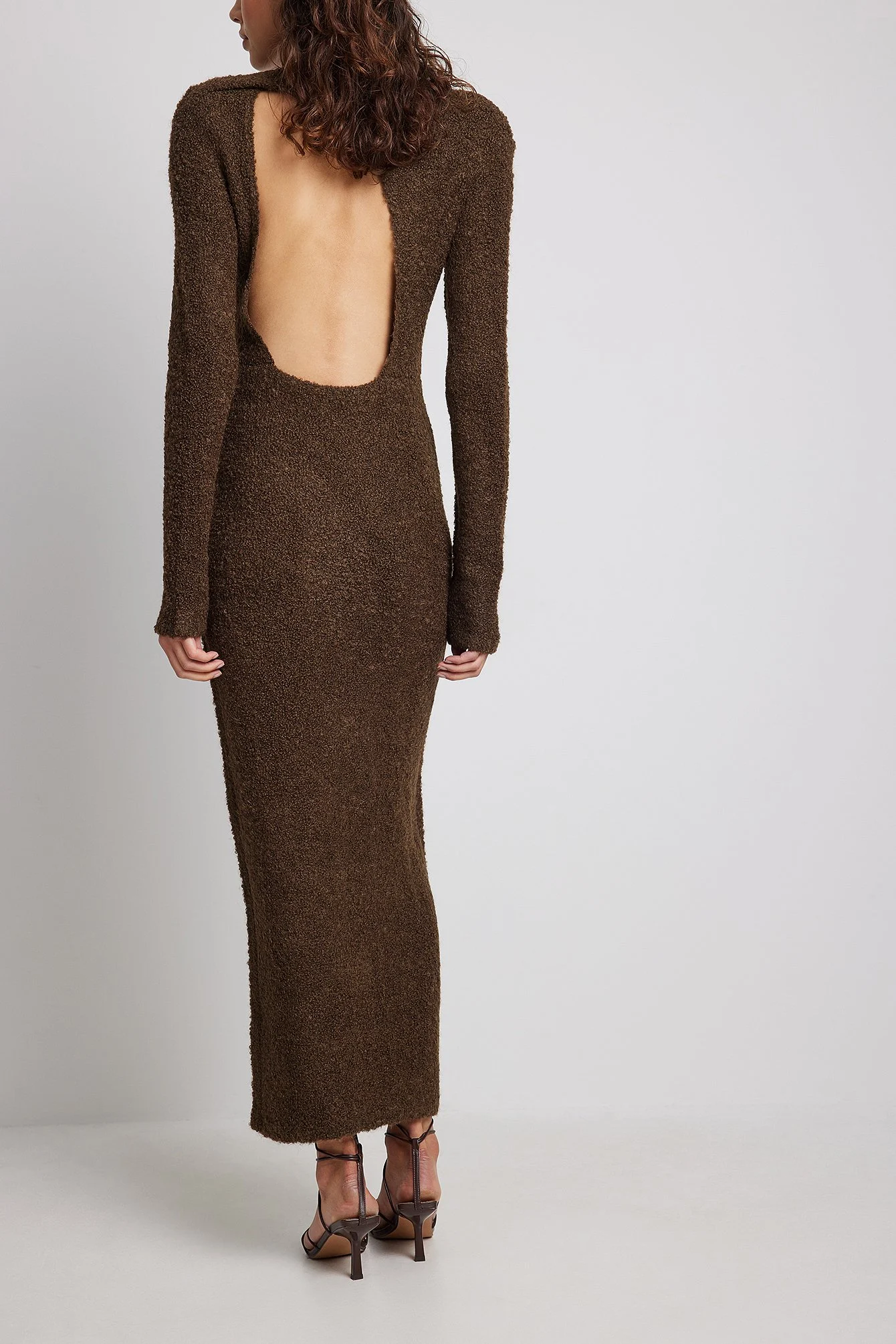 Wollmischung gestricktes Maxikleid mit offenem Rücken