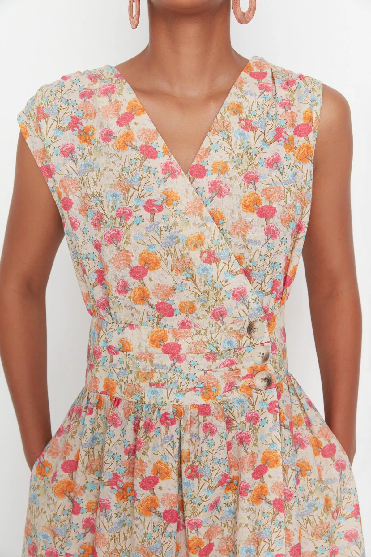 Trendyol Collection  Mehrfarbig gemustertes, zweireihiges, gewebtes Kleid mit Kragen TWOSS22EL00751