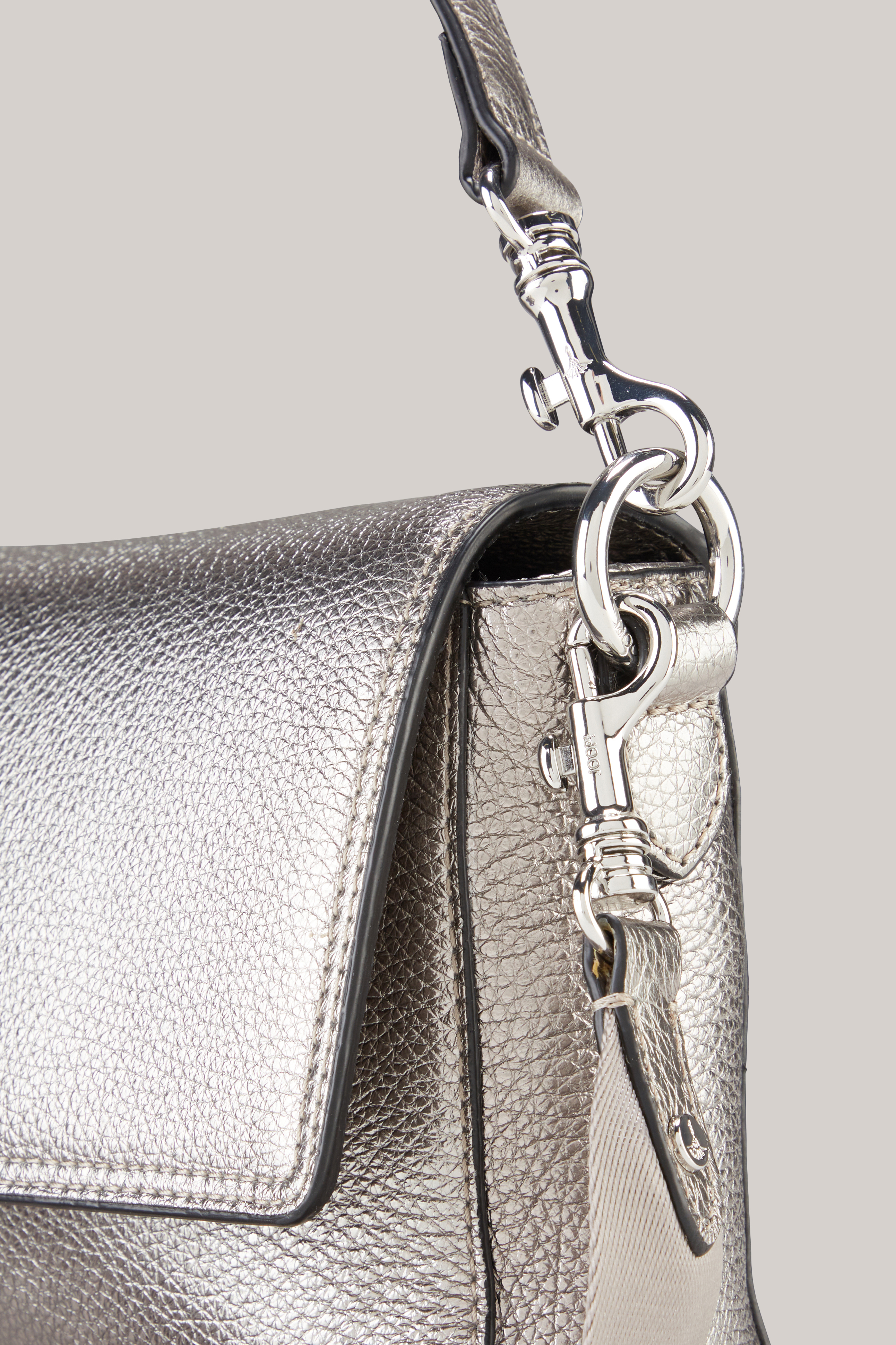 Schultertasche Splendere Muna in Silber