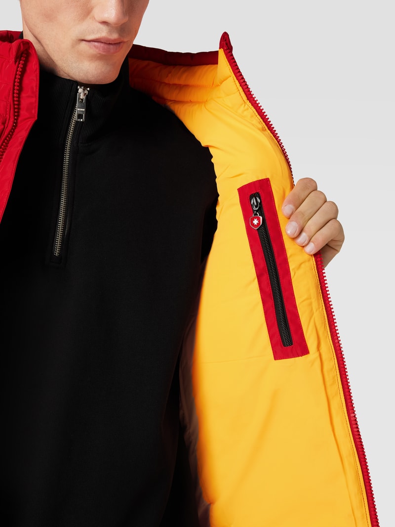 Steppweste mit Label-Applikation Modell 'SNOWDOME VEST' in rot