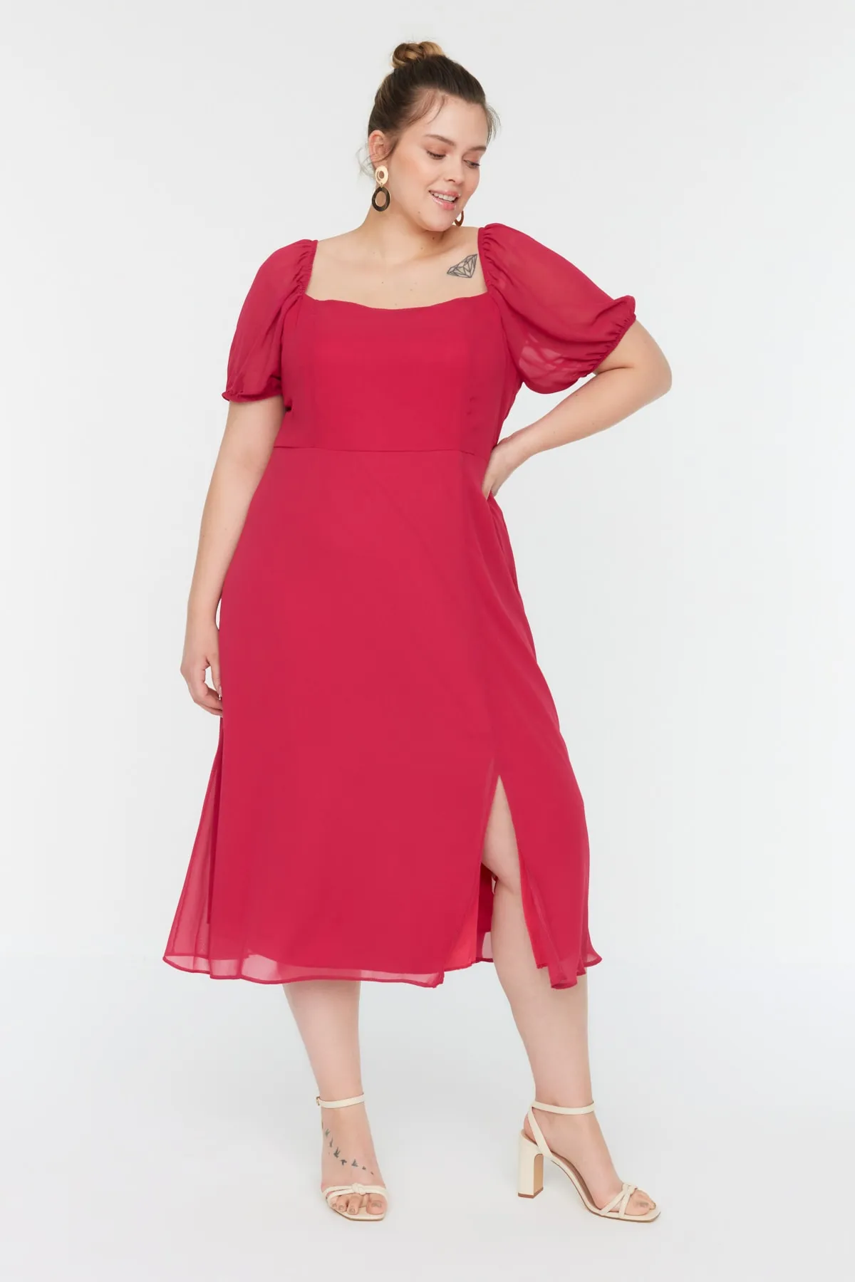 Trendyol Curve  Fuchsia gewebtes Kleid mit Schlitz TBBSS22AH0012