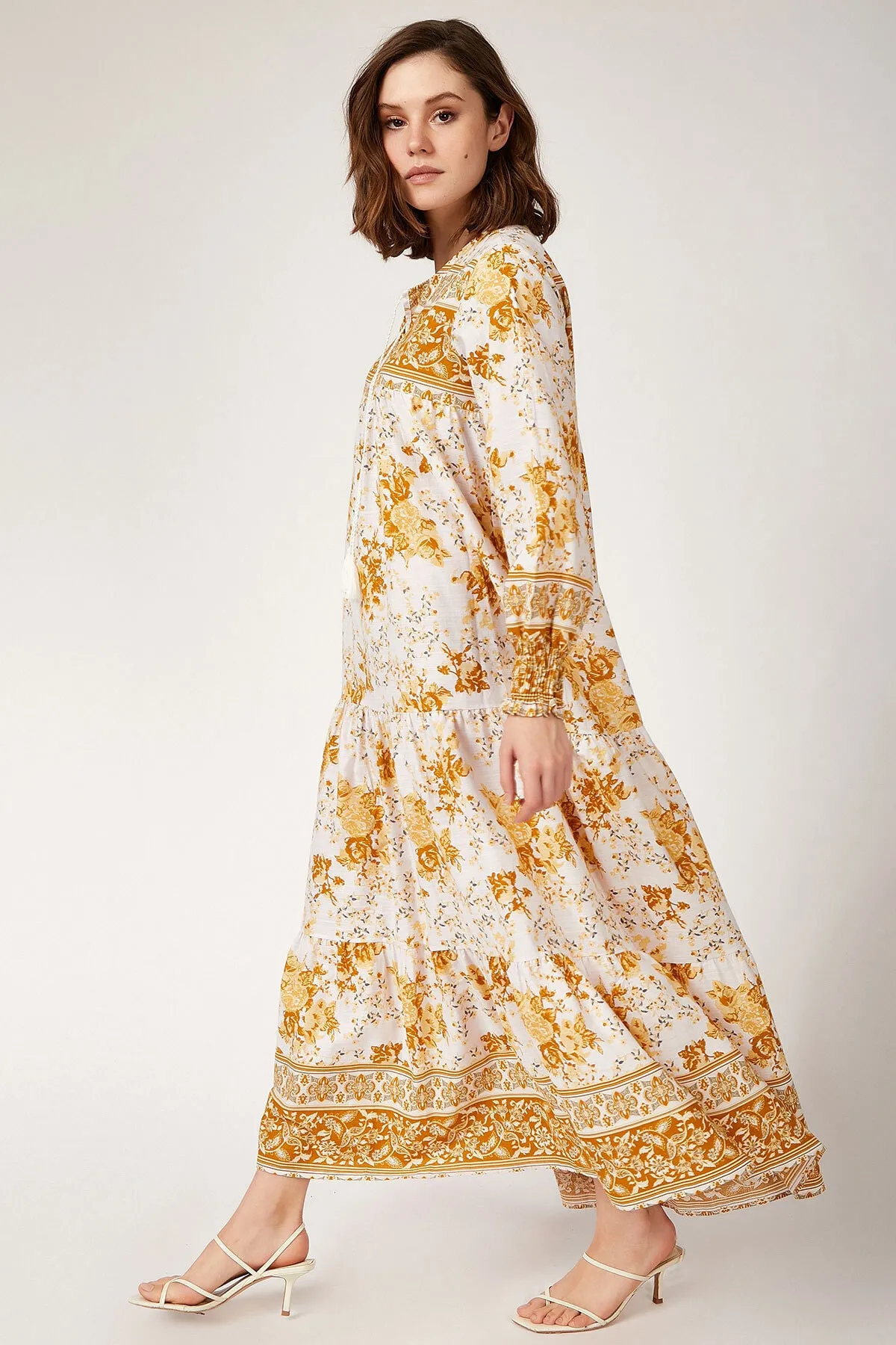 Bigdart  Damenkleid aus Viskose mit gerafftem Blumenmuster und Robenärmeln in Senfgelb