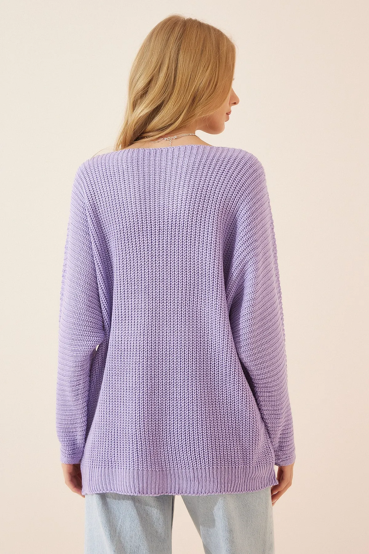 Happiness İstanbul  Lilafarbener Thessaloniki-Strickpullover mit V-Ausschnitt und Oversize-Strick für Damen ZA00059