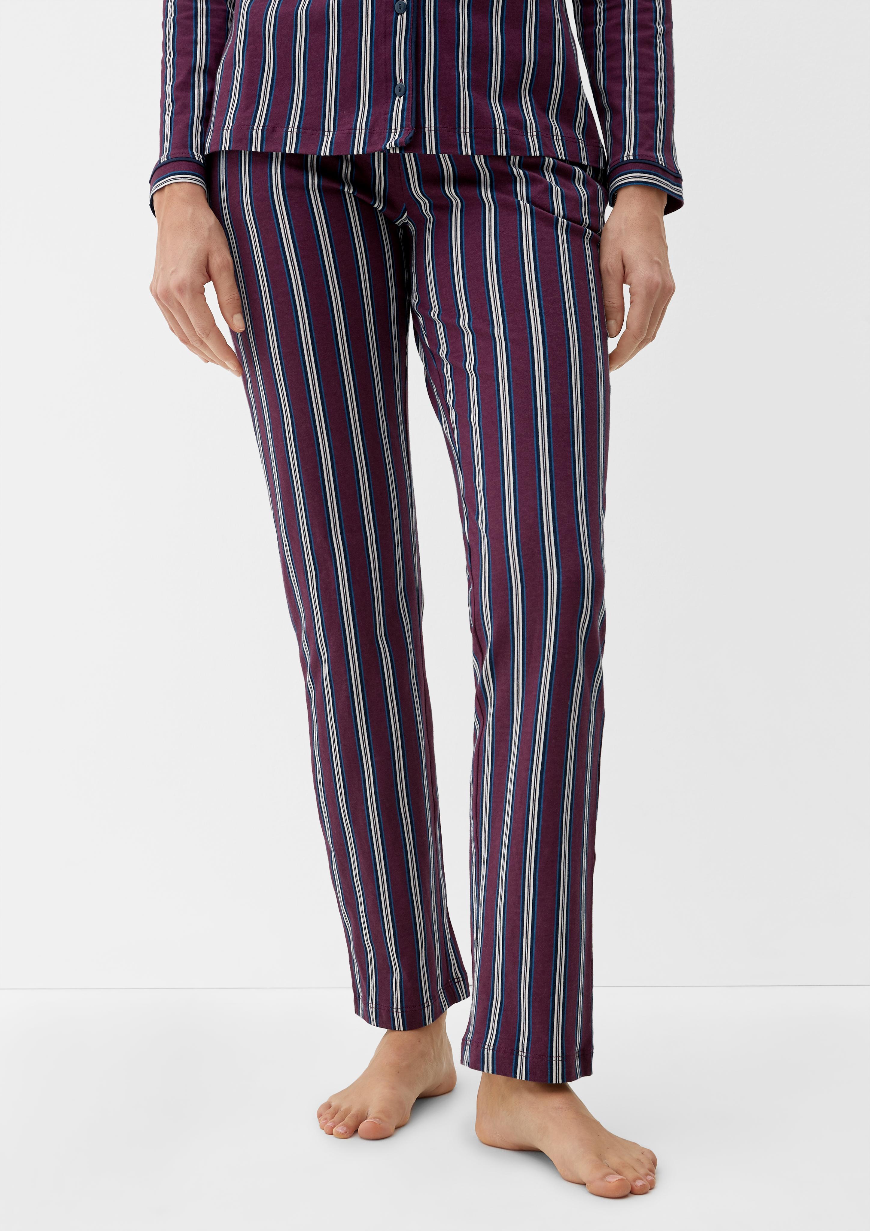 Langer Pyjama mit Print  6007471-48G1