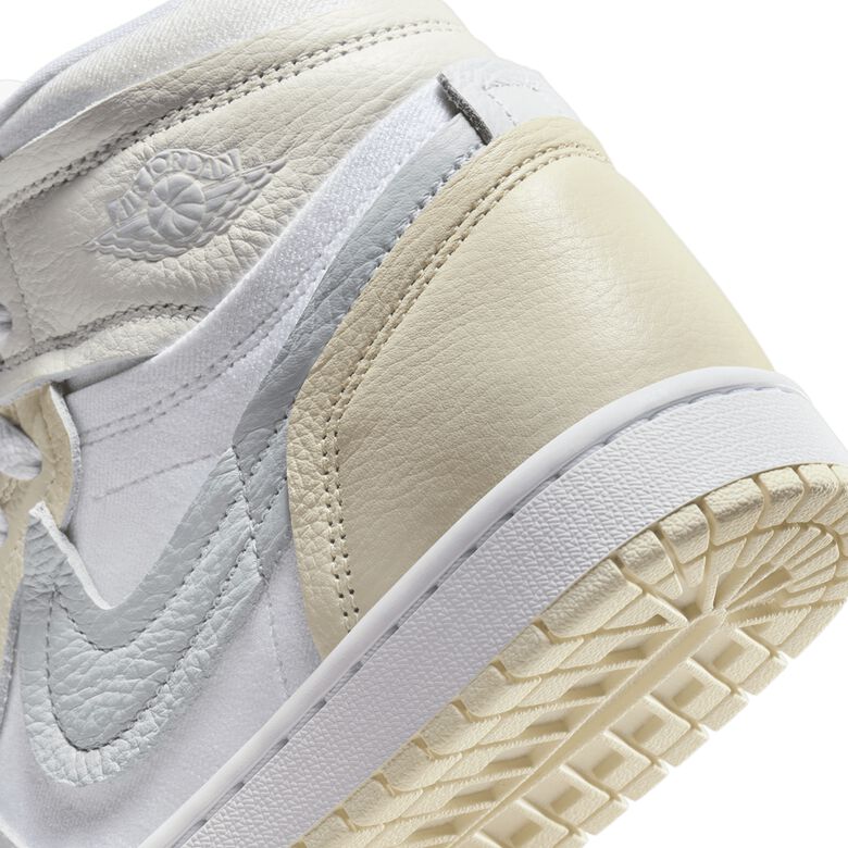JORDAN Wmns Air Jordan 1 MM High “Coconut Milk” white/pure platinum-sail-coconut