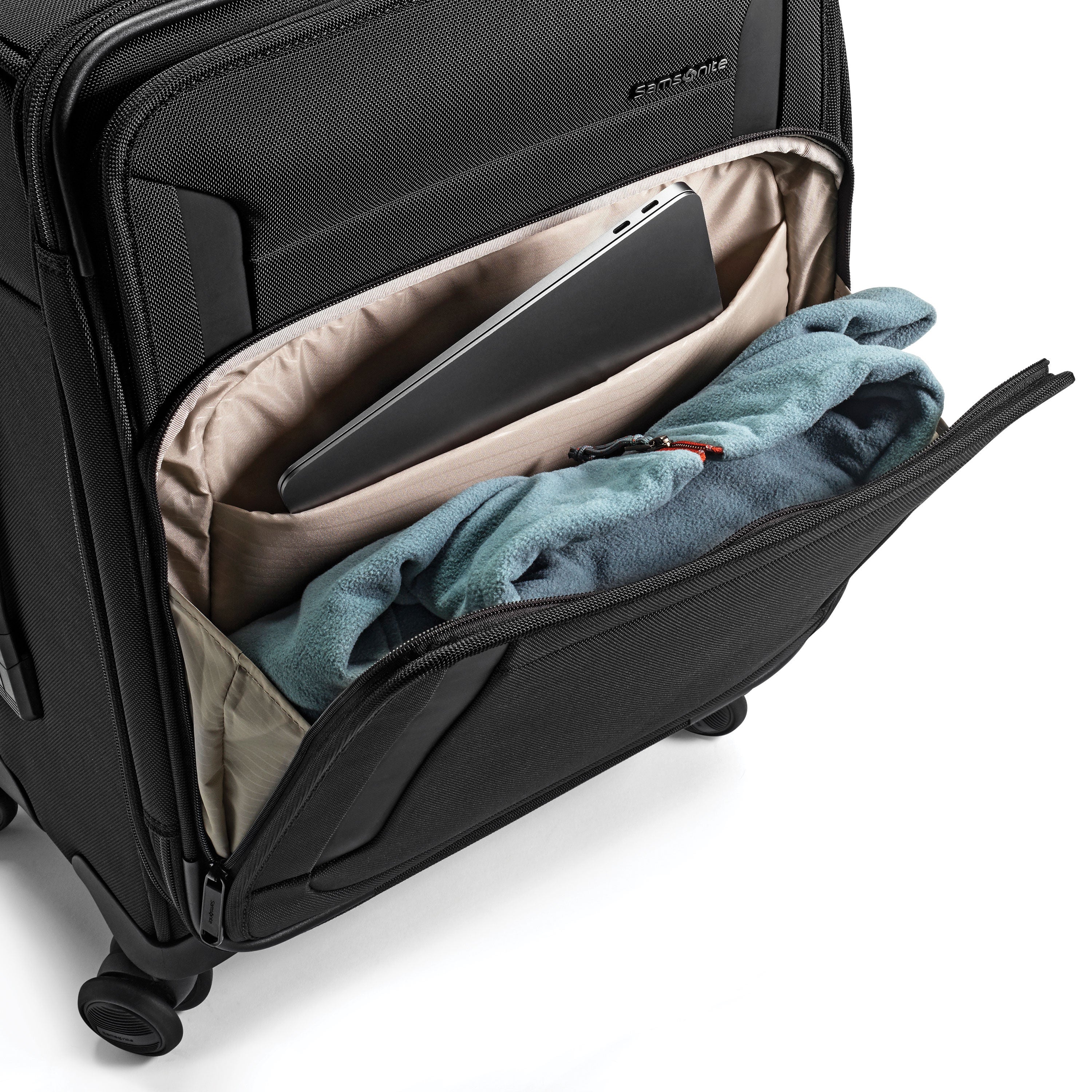 SAMSONITE ARMAGE II 22 X 14 X 9 CARRY-ON SPINNER