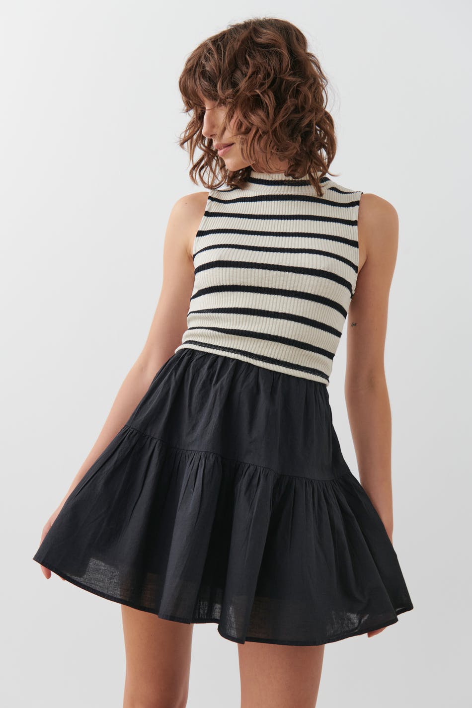 Frill mini skirt