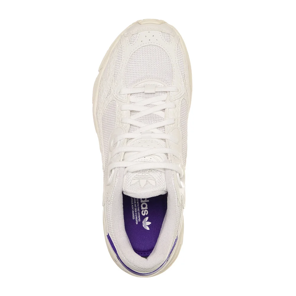 adidas Astir W HQ6774 / weiss
