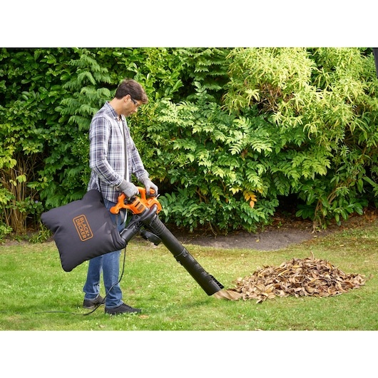 Black & Decker BEBLV260-QS Laubbläser 3 in 1 2600 Watt