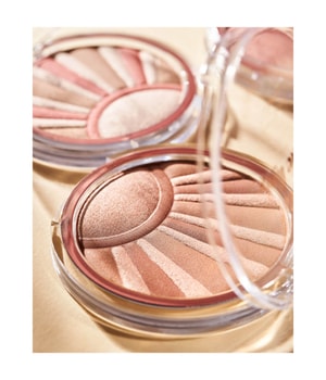 essence kissed by the light illuminating powder Kompaktpuder-10 g