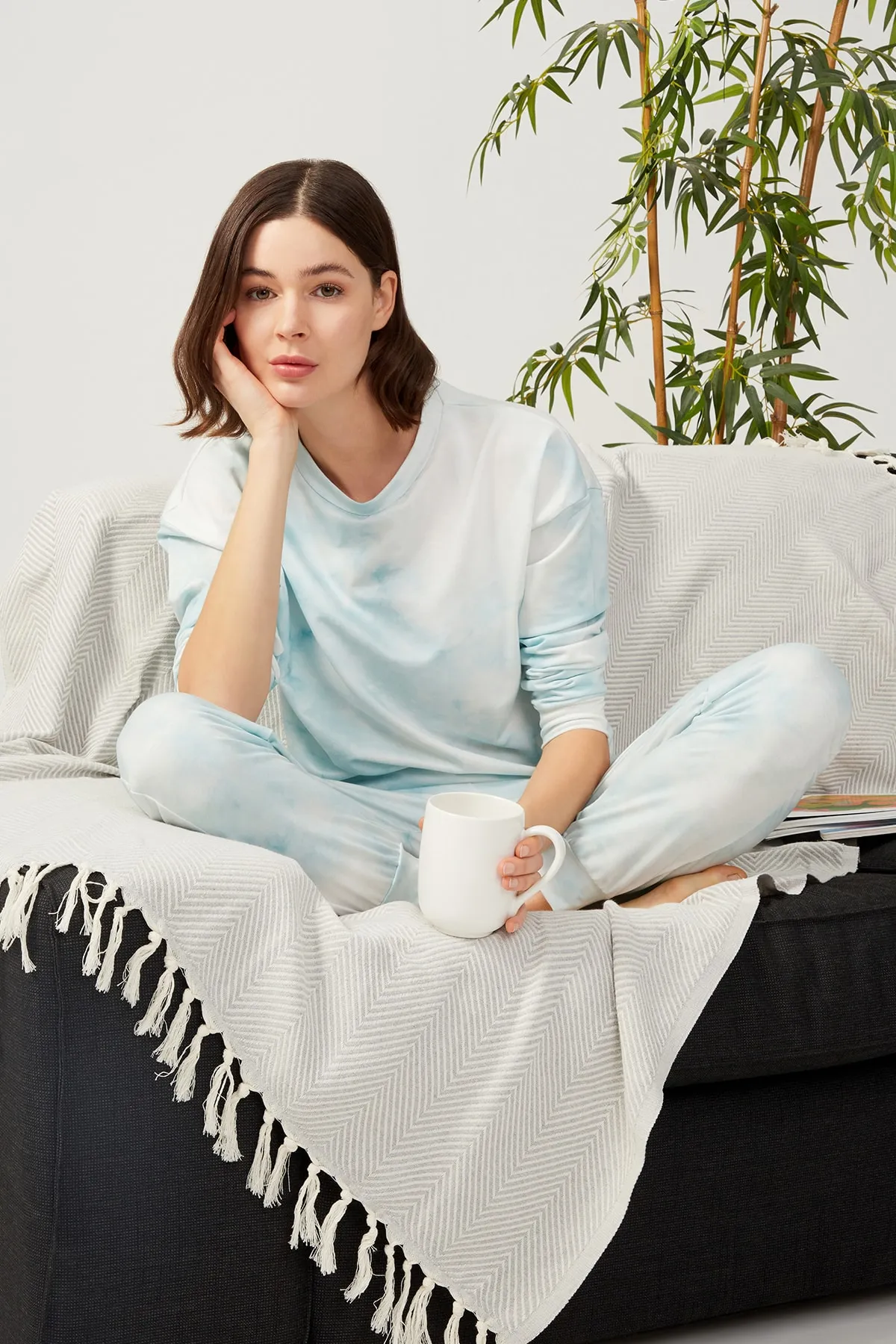 LOS OJOS  Grünes Batik-Pyjama-Set für Damen mit Batikmuster