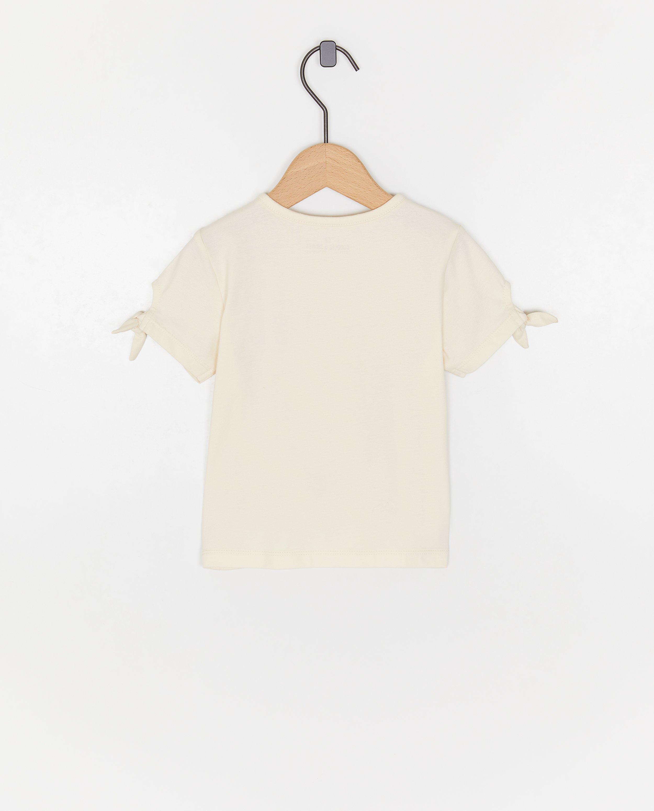Cuddles and Smiles t-shirt med blommigt tryck i vitt