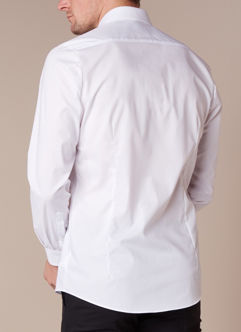 Tricou Olymp Body Fit, flexibil și rezistent la șifonare.
