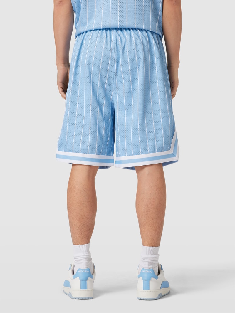 Sweatshorts mit Label-Patch Modell 'Varsity' in hellblau
