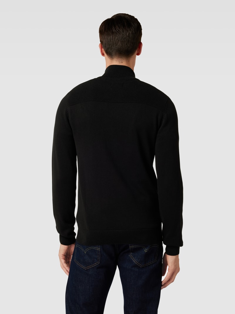 Strickjacke mit Stehkragen in schwarz