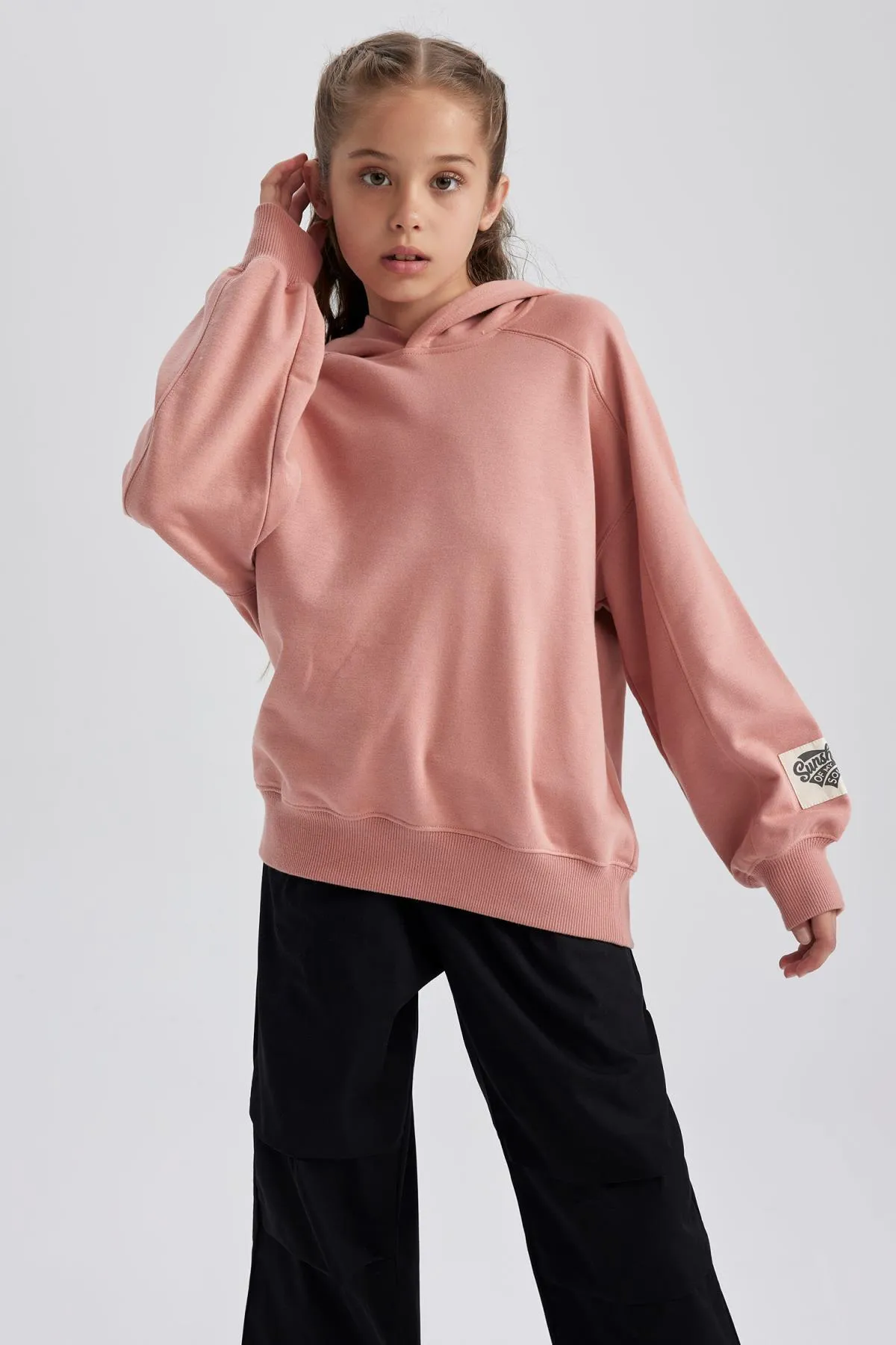 DeFacto  Bedrucktes dickes Mädchen-Sweatshirt mit Kapuzenärmeln A4810a823au