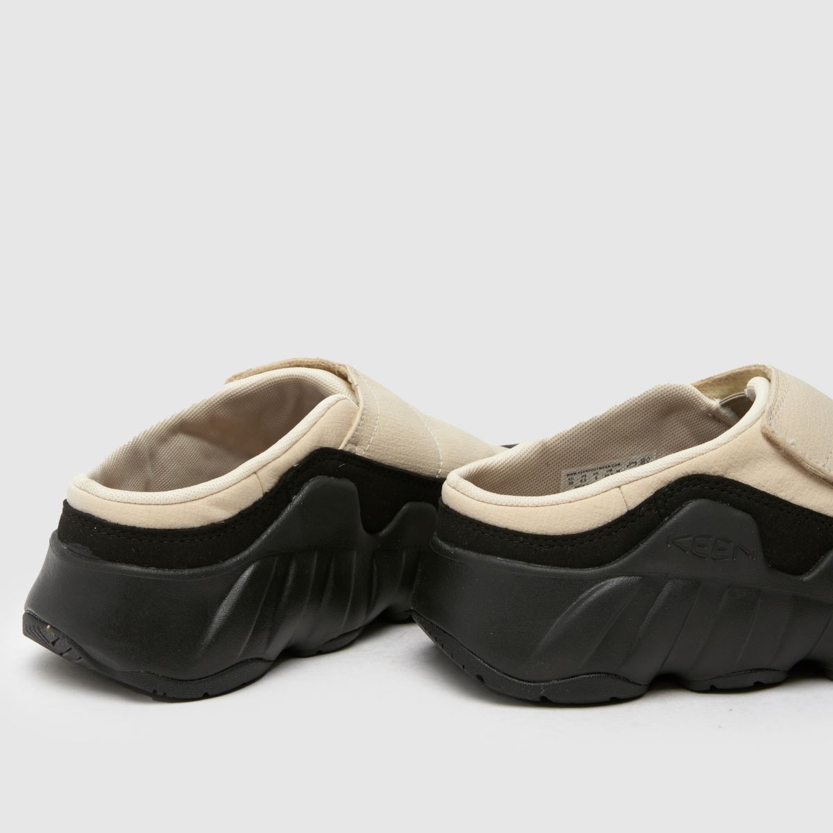 Keen – Hypowser – Beige omlottsandaler