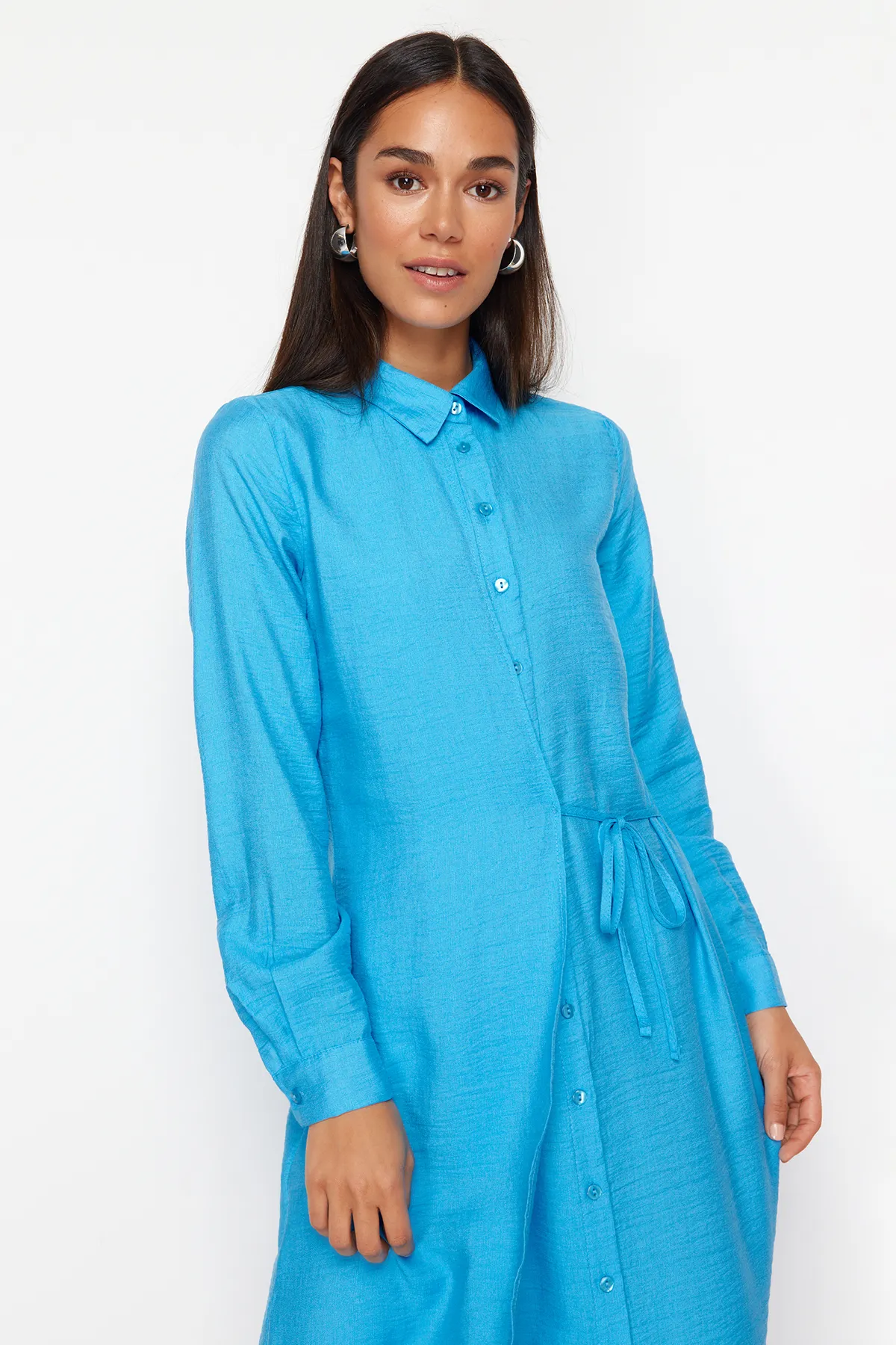 Trendyol Modest  Türkises, seitlich gebundenes, gewebtes Hemdkleid in Leinenoptik TCTSS22EB0025