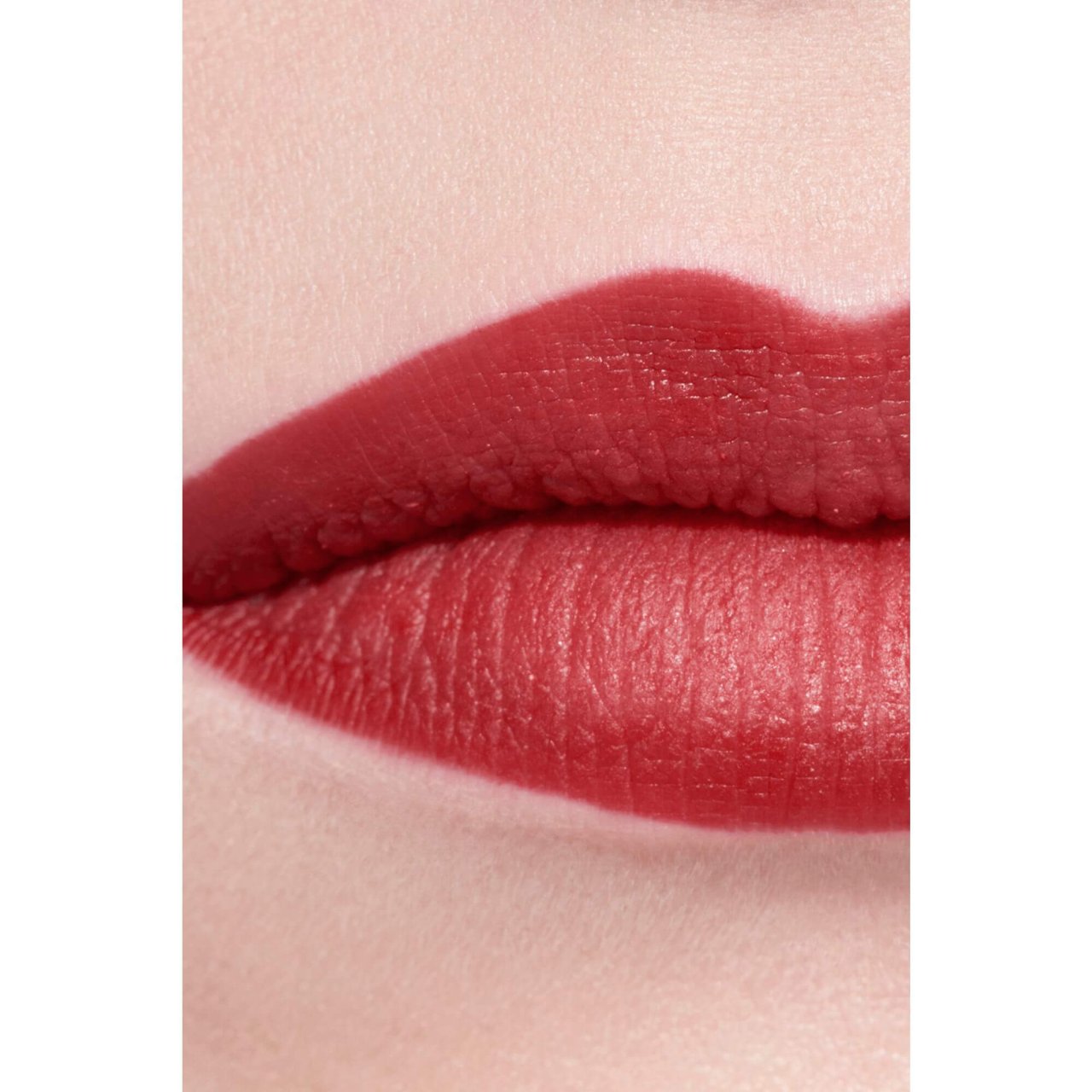 CHANEL ROUGE ALLURE VELVET NUIT BLANCHE LIMITIERTE EDITION – MATTIERENDER LIPPENSTIFT MIT HOHER FARBINTENSITÄT