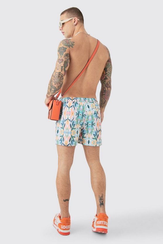 Mittellange Badehose mit pastellfarbenem Obst-Print