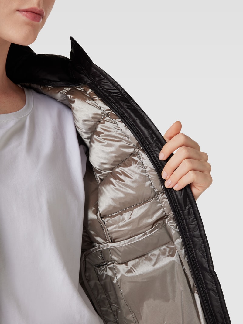 Steppjacke mit Label-Detail Modell 'HIGHCLASS' in schwarz