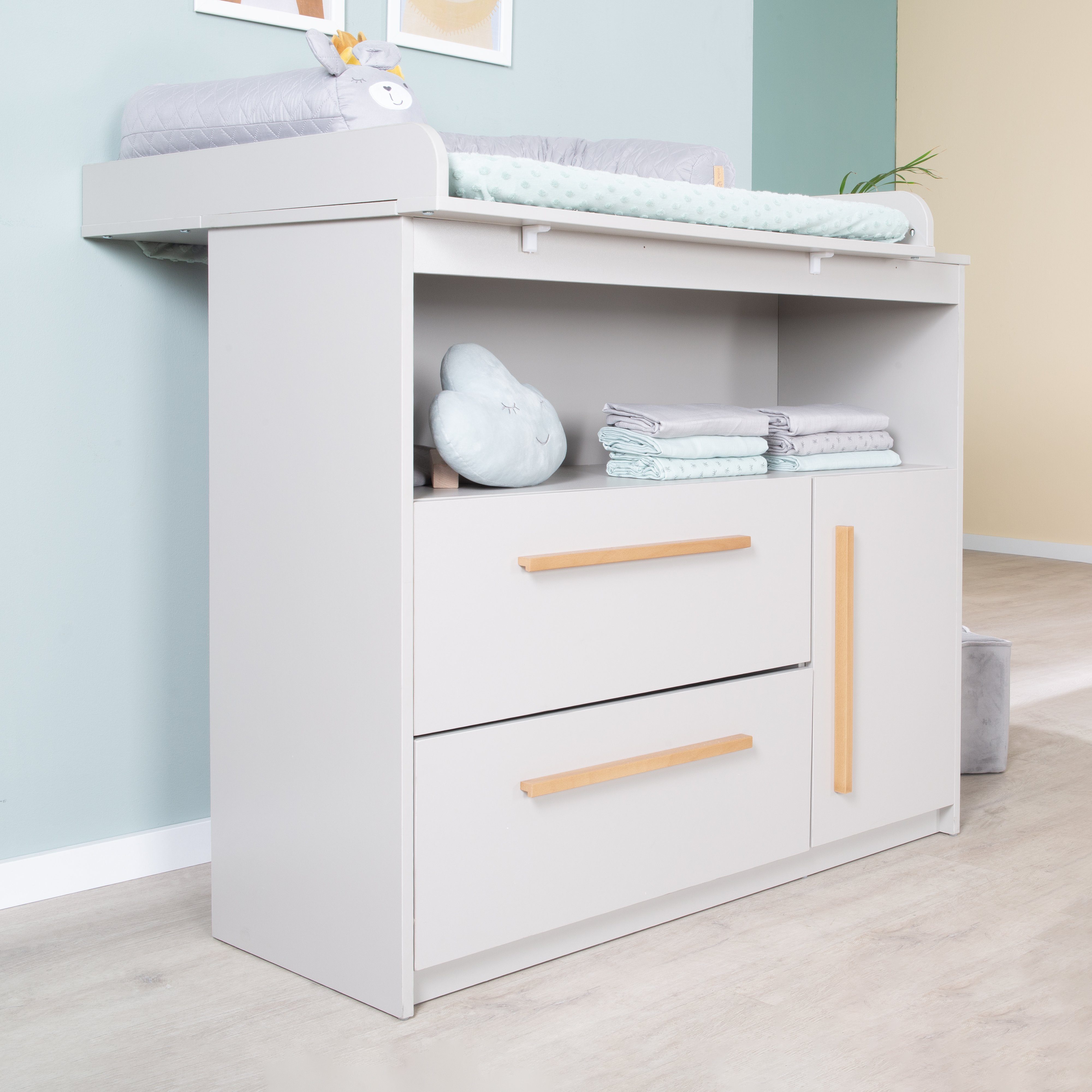 roba® Wickelkommode Lea, Wickeltisch aus Holz, Grau/Beige lackiert, inkl. abnehmbarem Wickelaufsatz - 2 Schubladen, 1 Tür, 1 offenes Fach