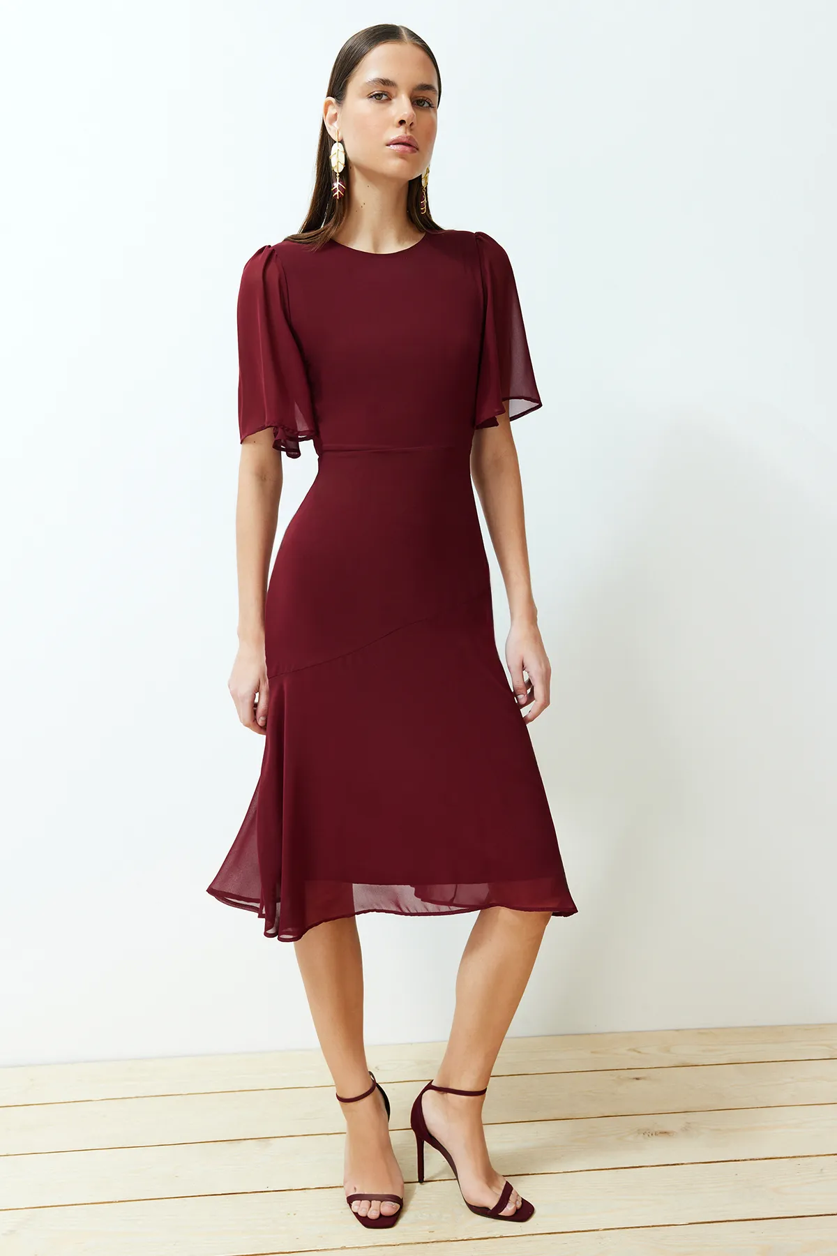 Trendyol Collection  Burgunderrotes Rock-Volant-Chiffon-gefüttertes Midi-Webkleid TWOSS22EL00733