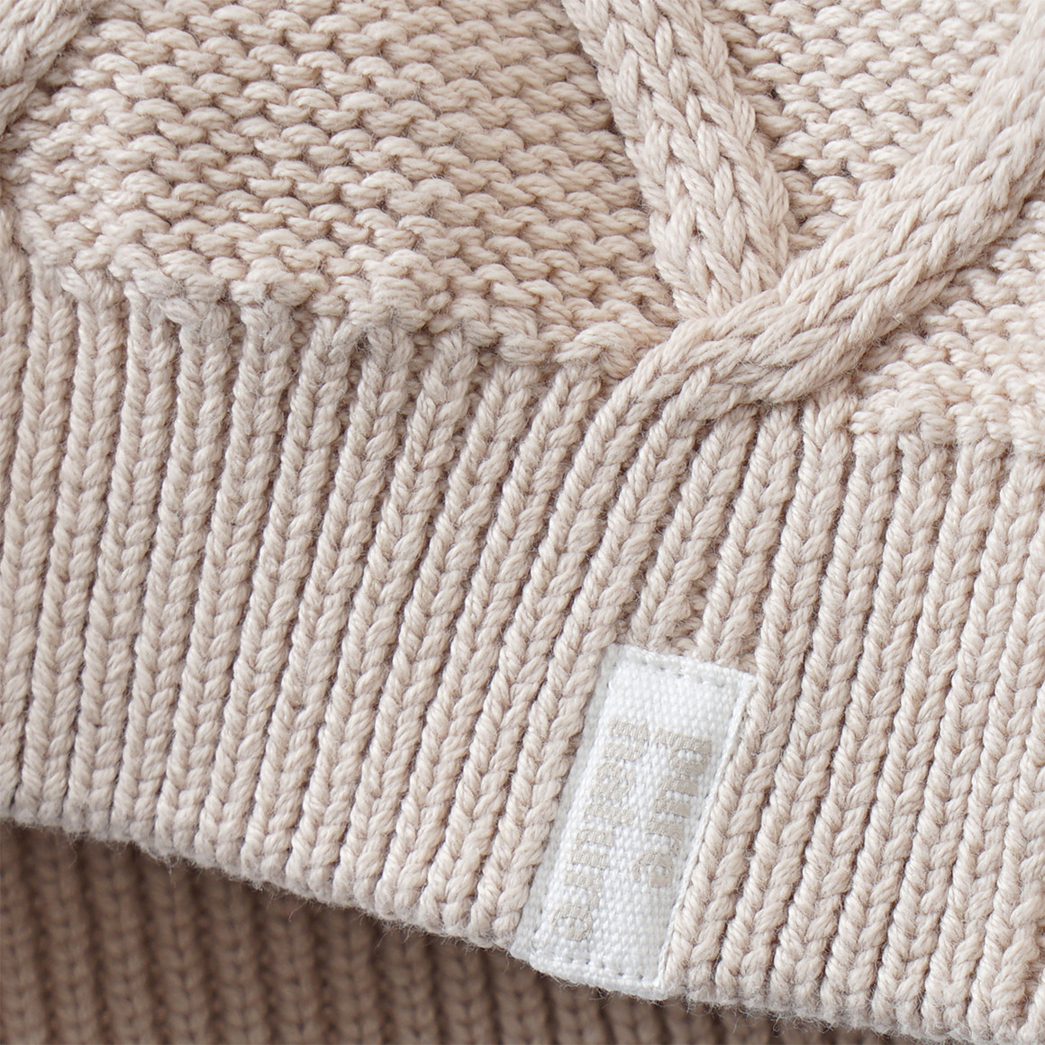 Mädchen Strickjacke mit Zopfstrickmuster