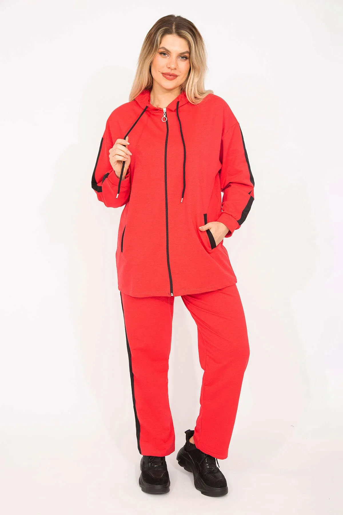 Şans  Großes rotes Sweatshirt-Hosen-Set für Damen 65n35303
