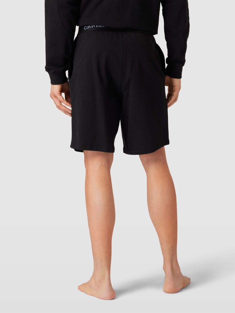 Pyjama-Shorts mit Logo-Stitching in schwarz